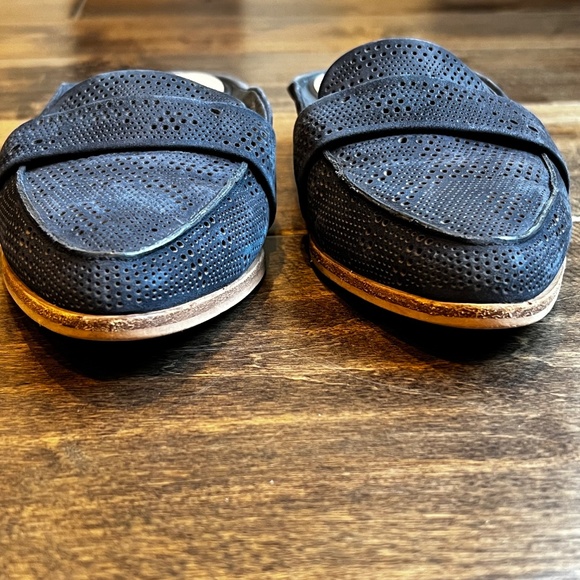 Vince Camuto Navy Blue Leather Mule Size 6.5 - Picture 3 of 10